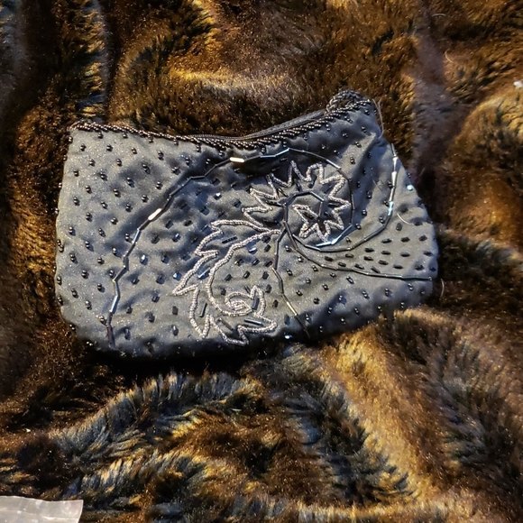 A cute clutch satchel - Picture 1 of 4